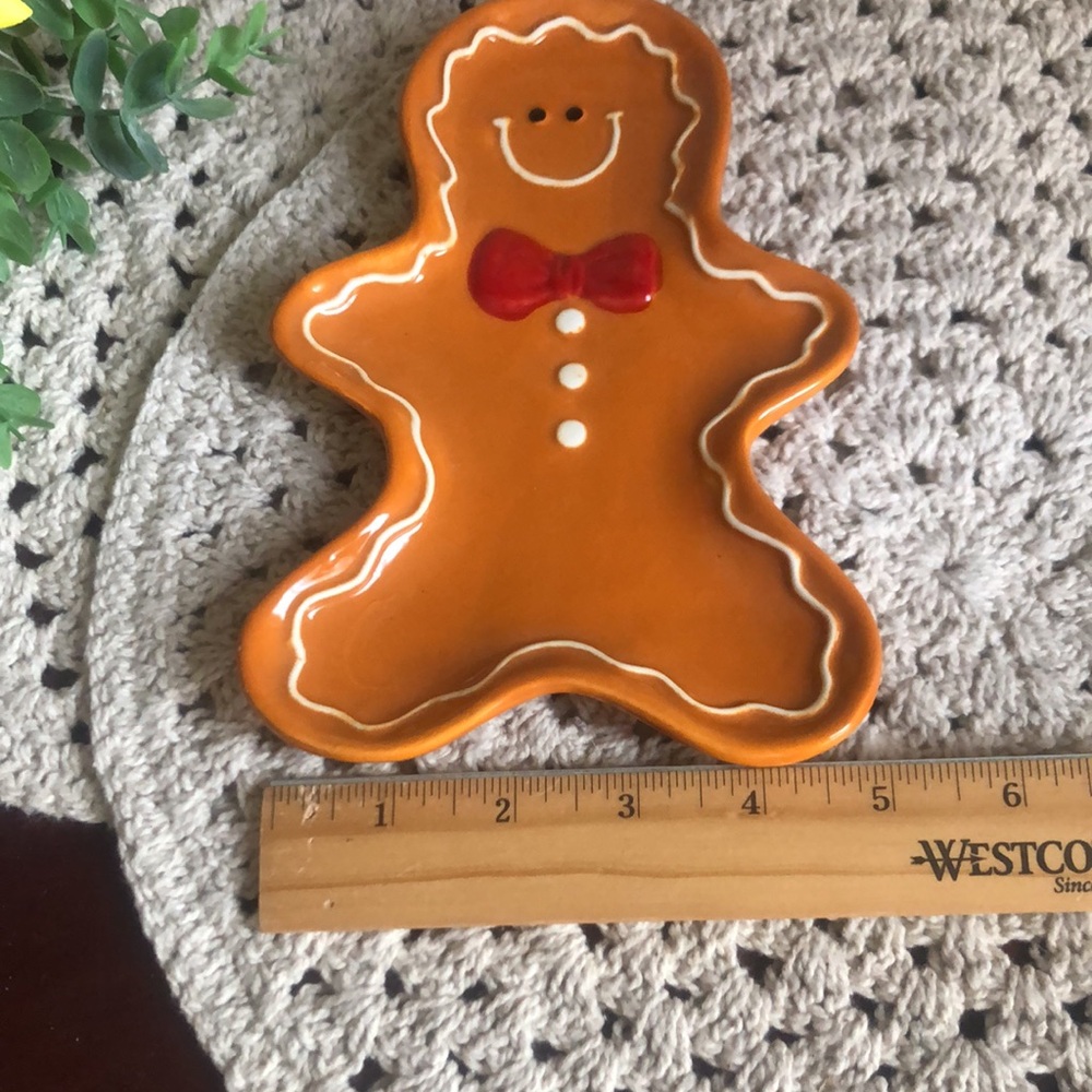 Gingerbread Man Holiday Spoon Rest - Picture 2 of 5